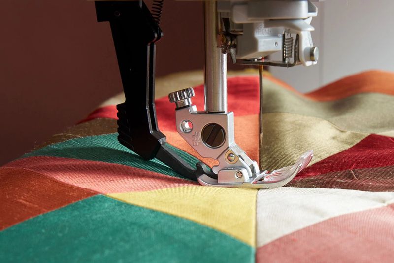 PFAFF Creative Elevate 680 sy- og broderimaskin